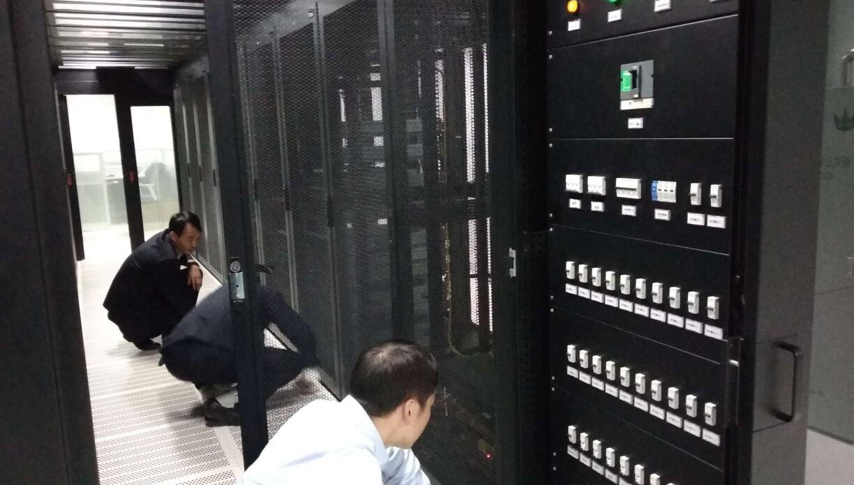 機房環境監控系統：數據中心穩定運行的“守護神”